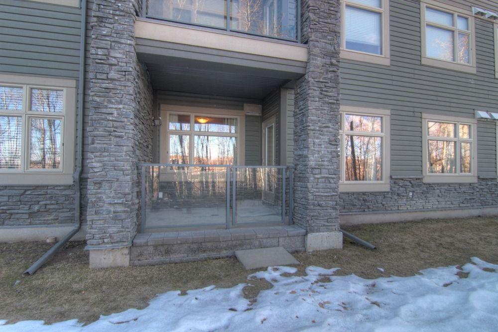 Pinnacle Inn & Suites Aspen Calgary Exterior photo